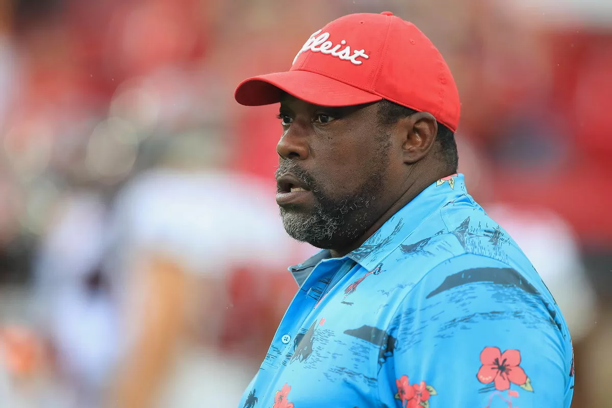 Warren Sapp Hurts Deion Sanders’ Recruiting Process With Controversial Statement
