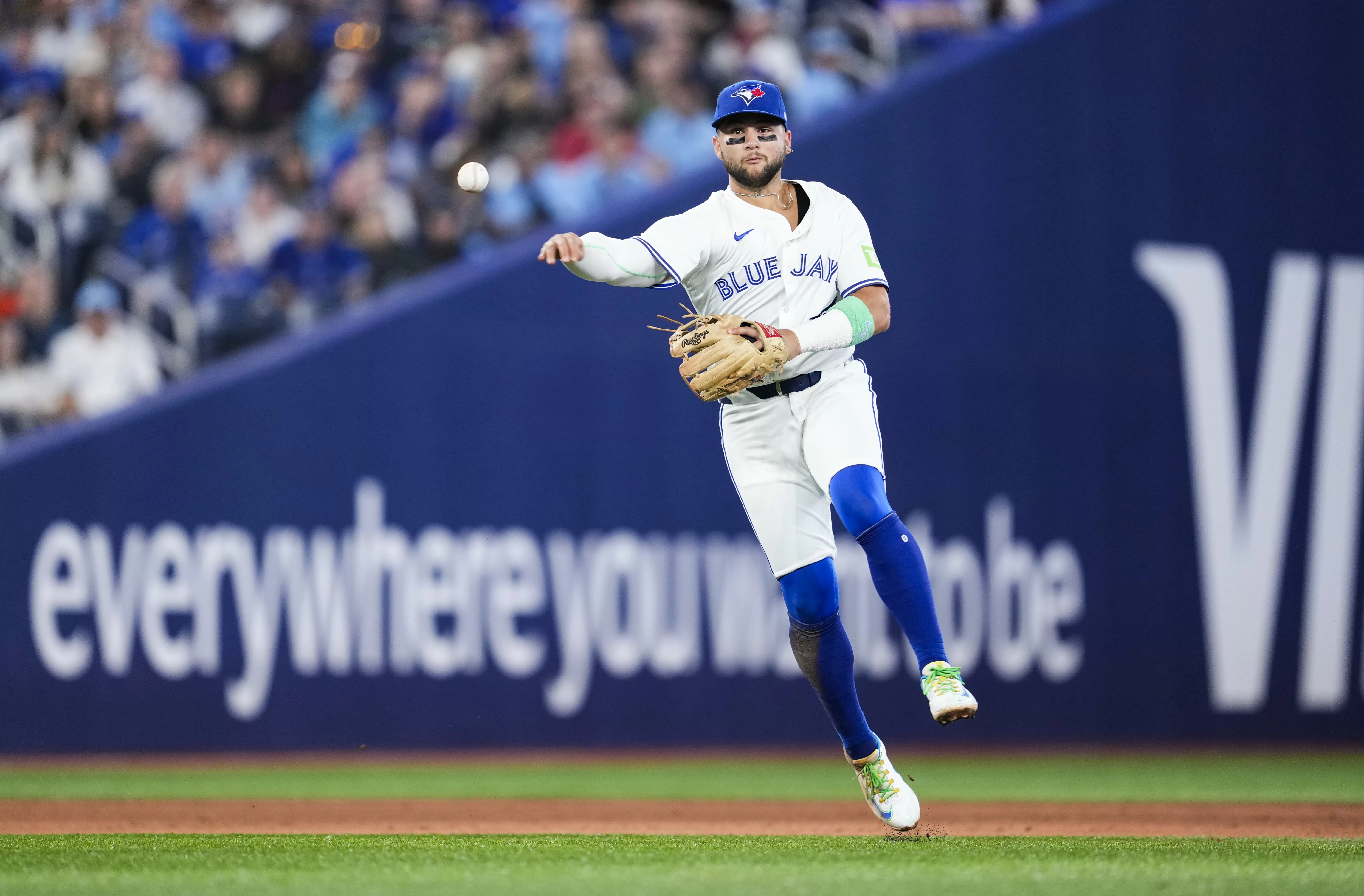 Bo Bichette Urged to Spurn Blue Jays for 'Perfect' NL West Team