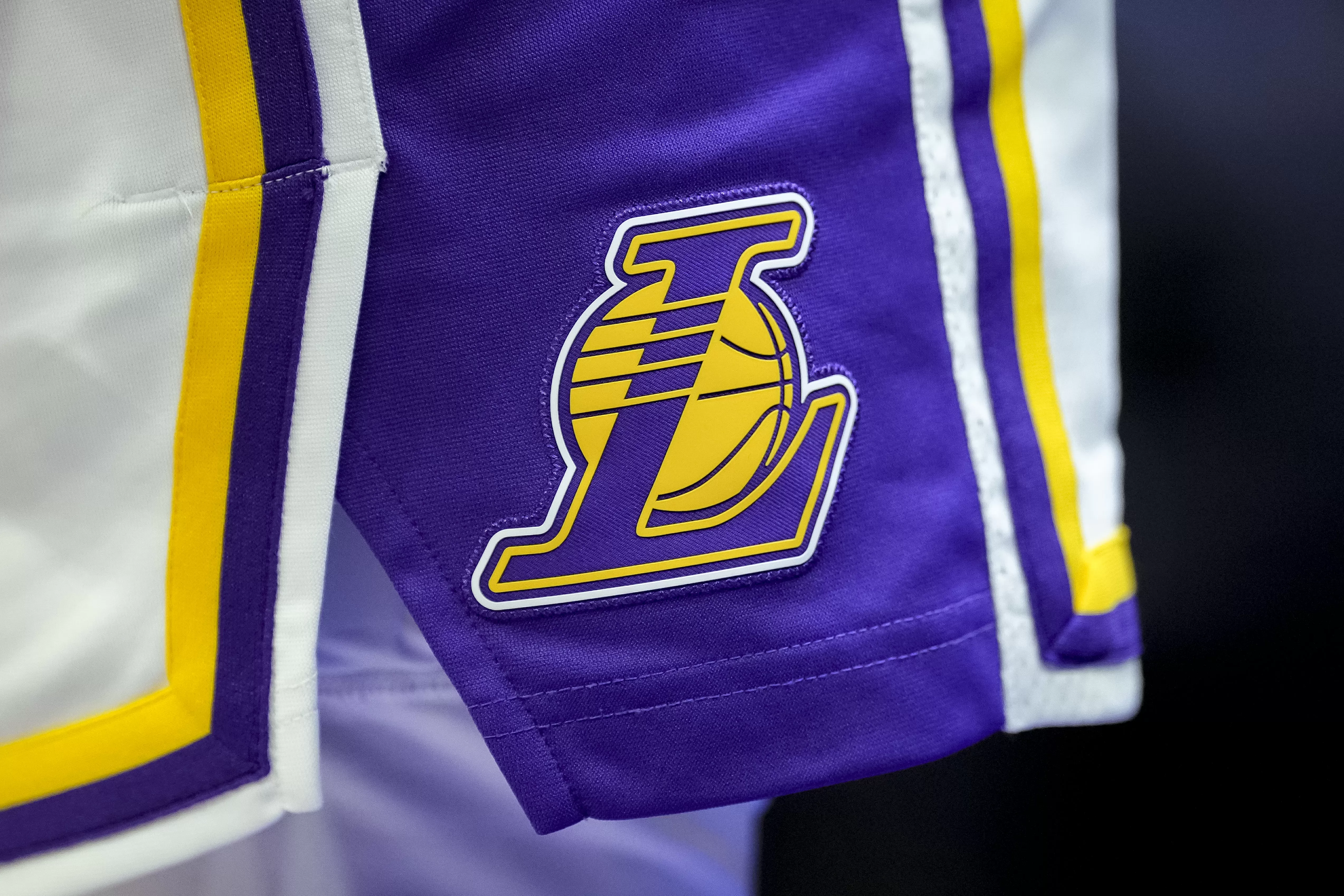 Key Lakers Player Ruled Out for Rest of Suns Game with New Injury