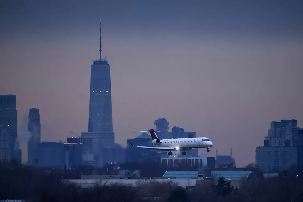 Thousands of Flights Delayed as Winter Storm Sweeps the U.S.