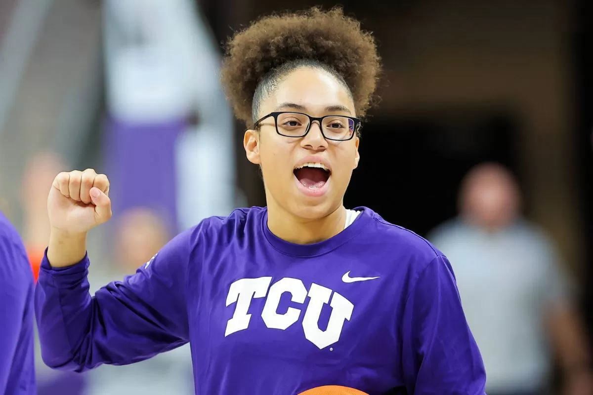 Olivia Miles in Tears After Making First-of-Its-Kind NCAA History