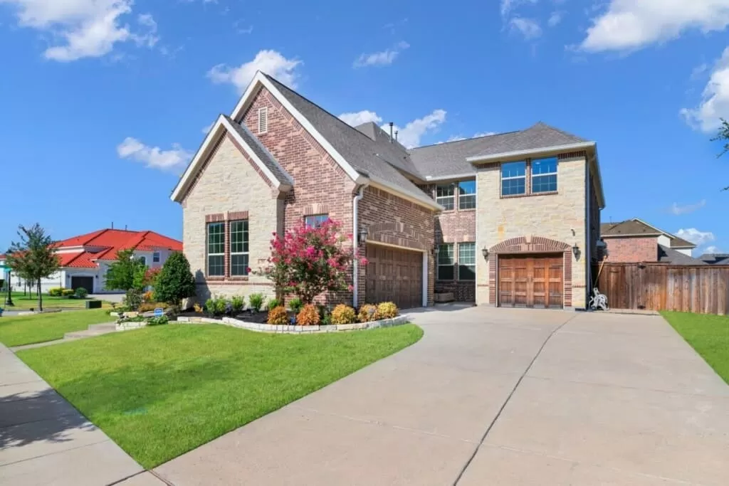 How Does Closing on a House Work? 10 Steps to Closing on a House