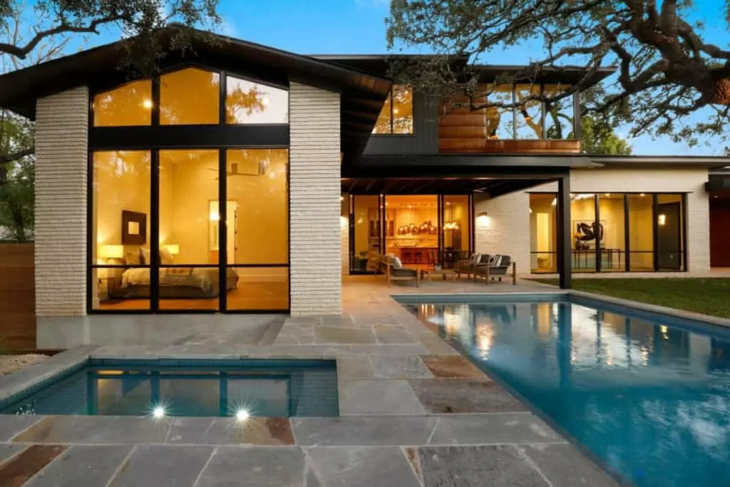 How Does Mortgage Interest Work?