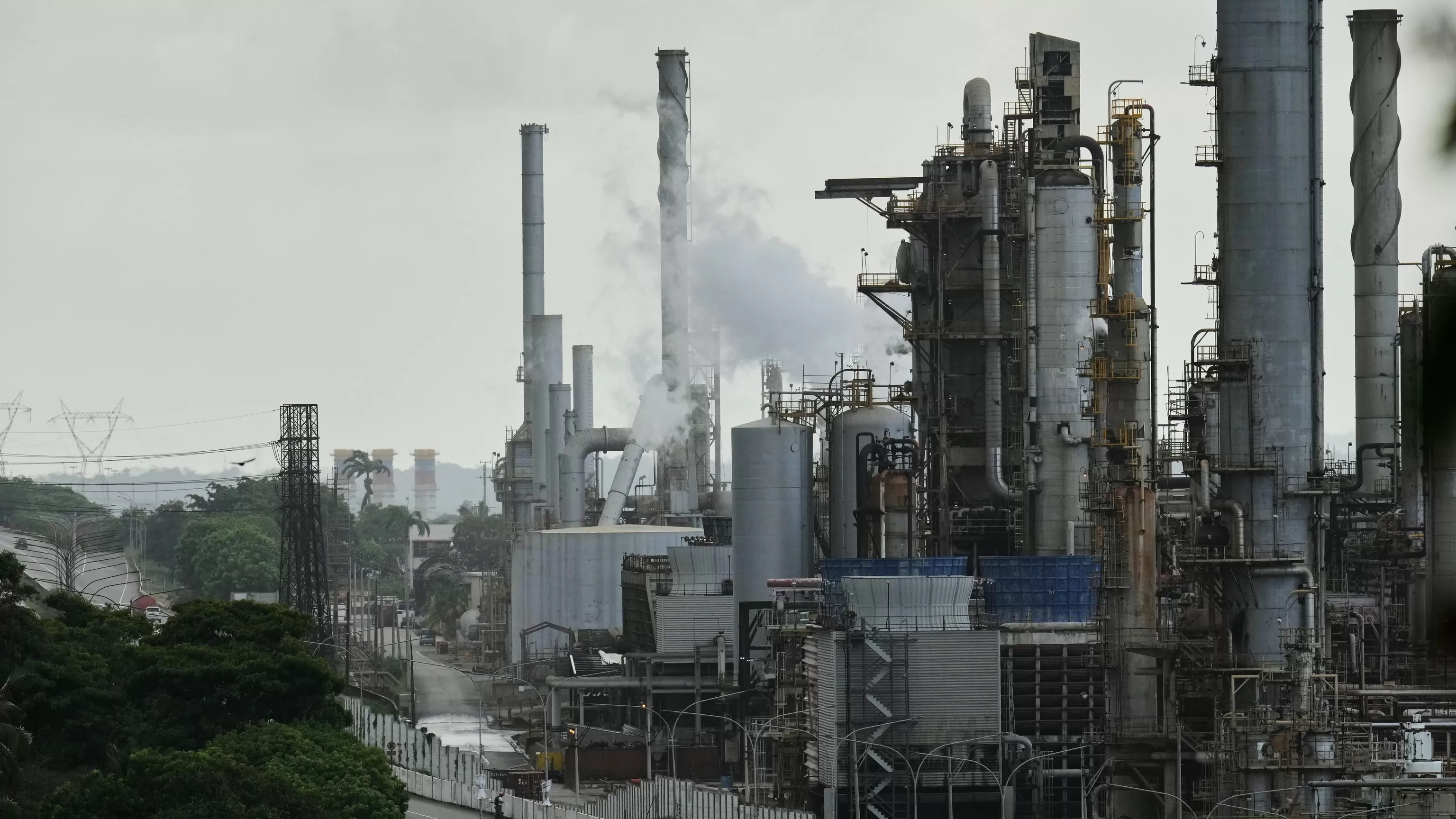 Trump's plan to seize and revitalize Venezuela's oil industry faces major hurdles