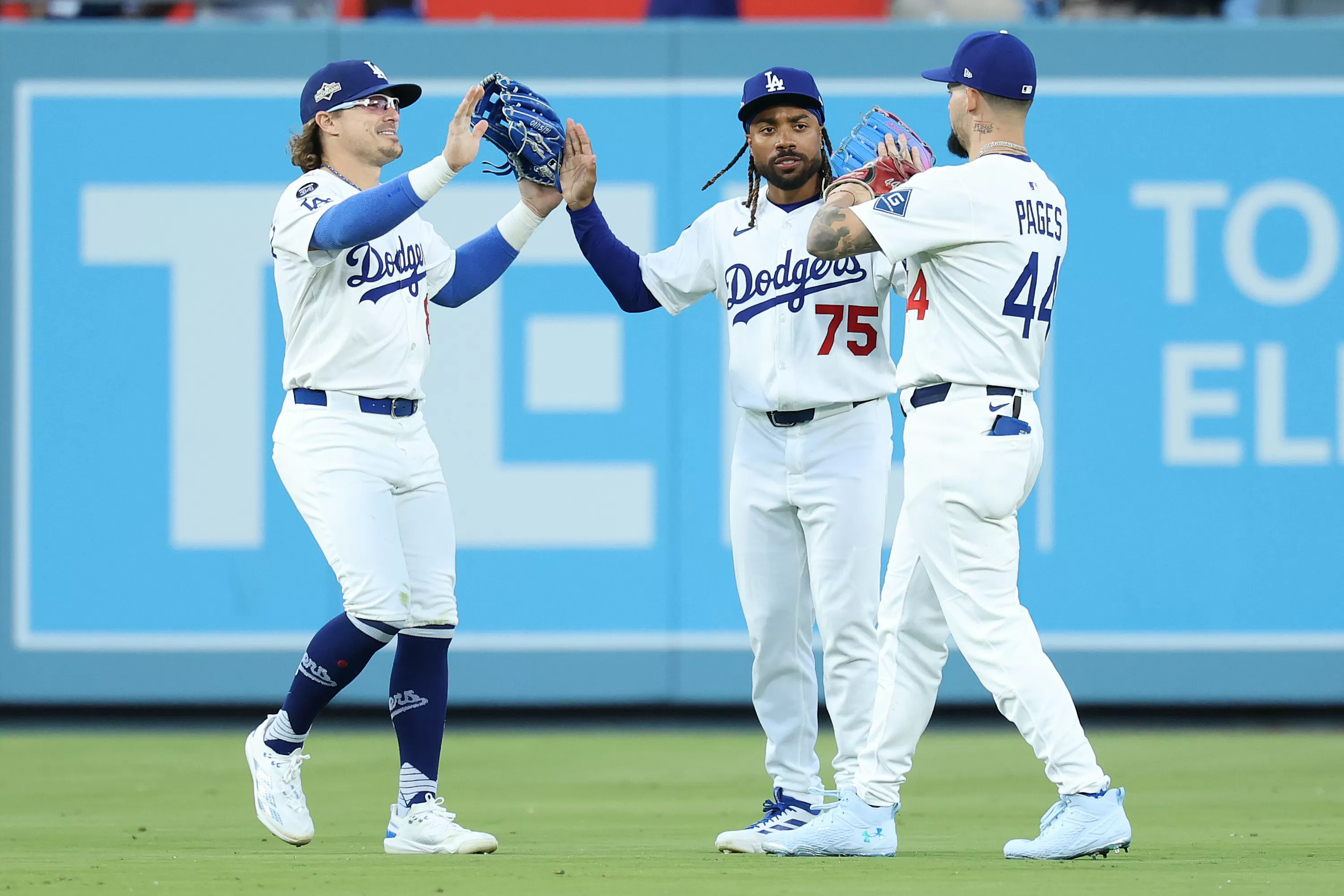 Cubs Claim Former Dodgers World Series Champion Justin Dean