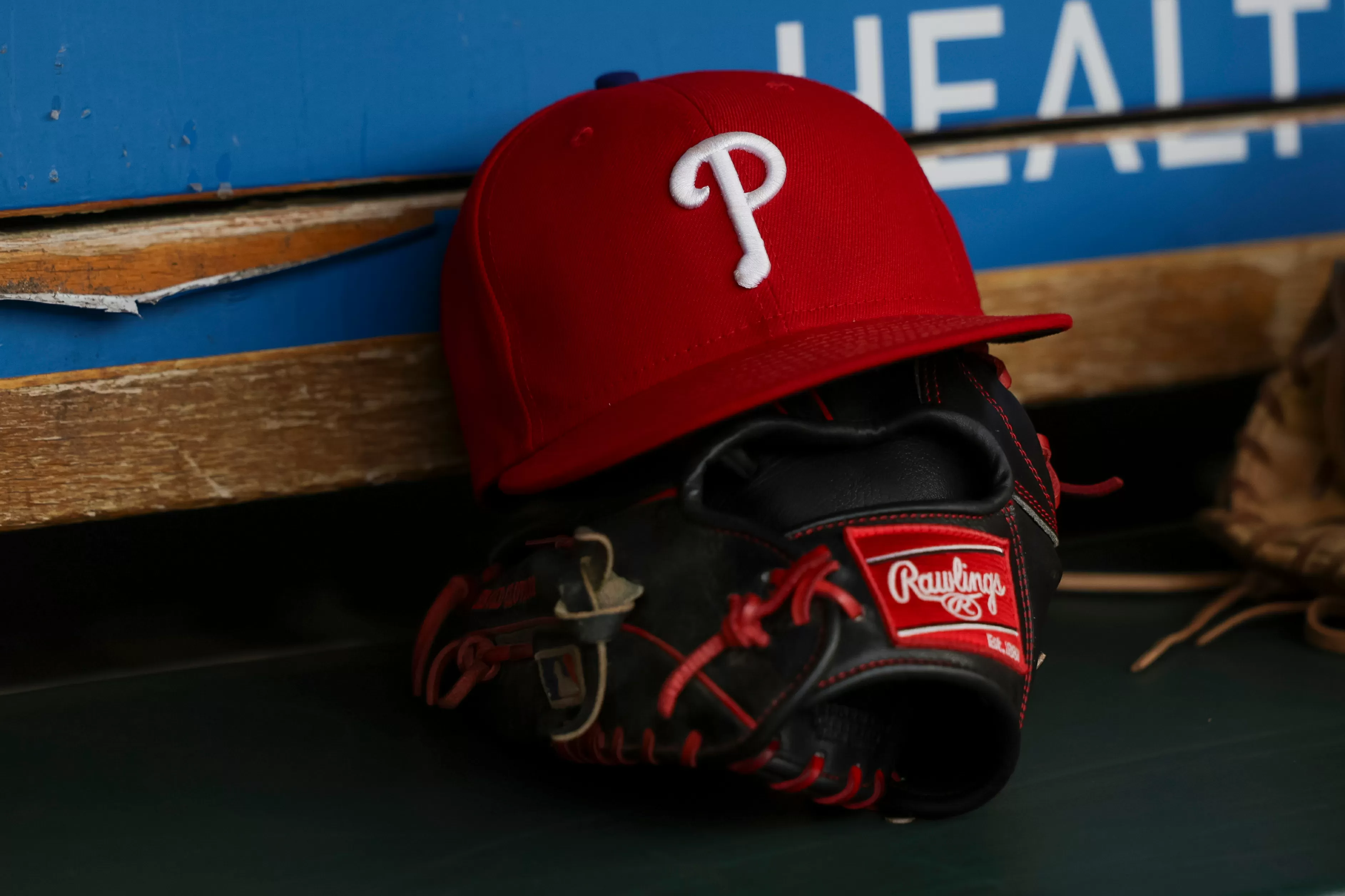 Phillies Lose Free Agent Infielder to Padres