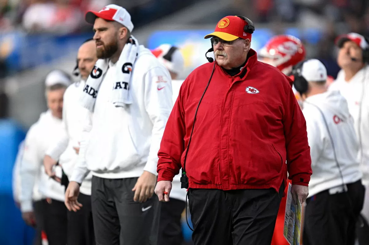 Andy Reid’s Chiefs Officially Sign TE as Travis Kelce Toys With Retirement