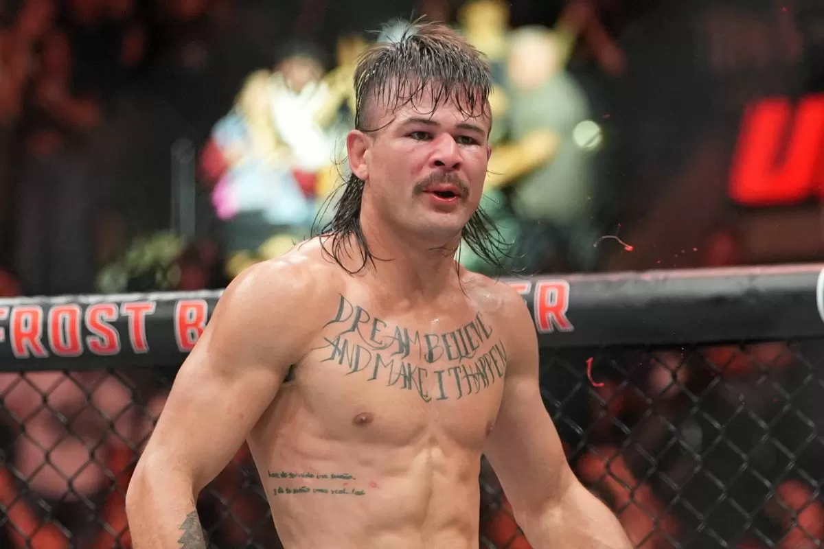 Diego Lopes Issues Medical Update After Breaking Both Feet in Alexander Volkanovski Rematch