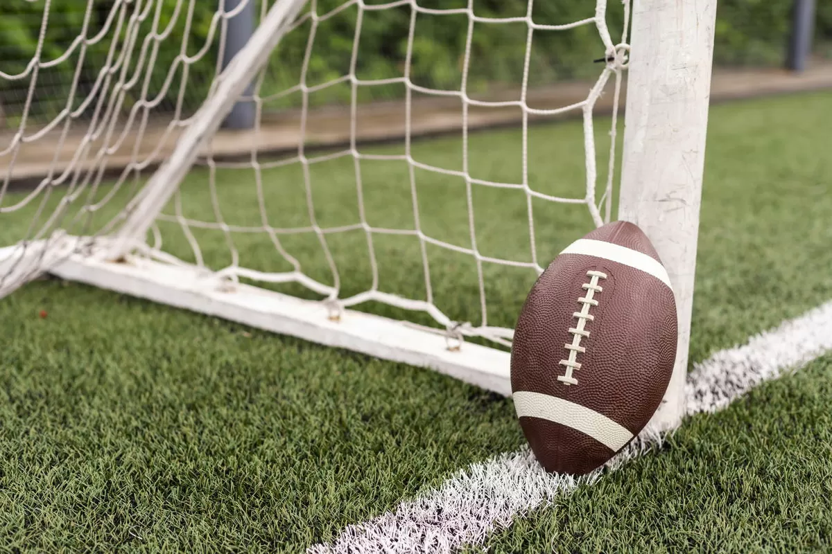 Ex-Oklahoma Player Cites Isaac Newton Amid Size Concerns at NFL Combine, Leaving Fans Amused