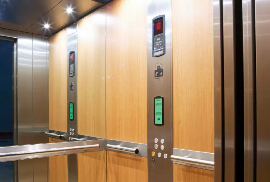 Woman Waits For Slow Elevator—Not Ready For When it Opens: 'Losing It'