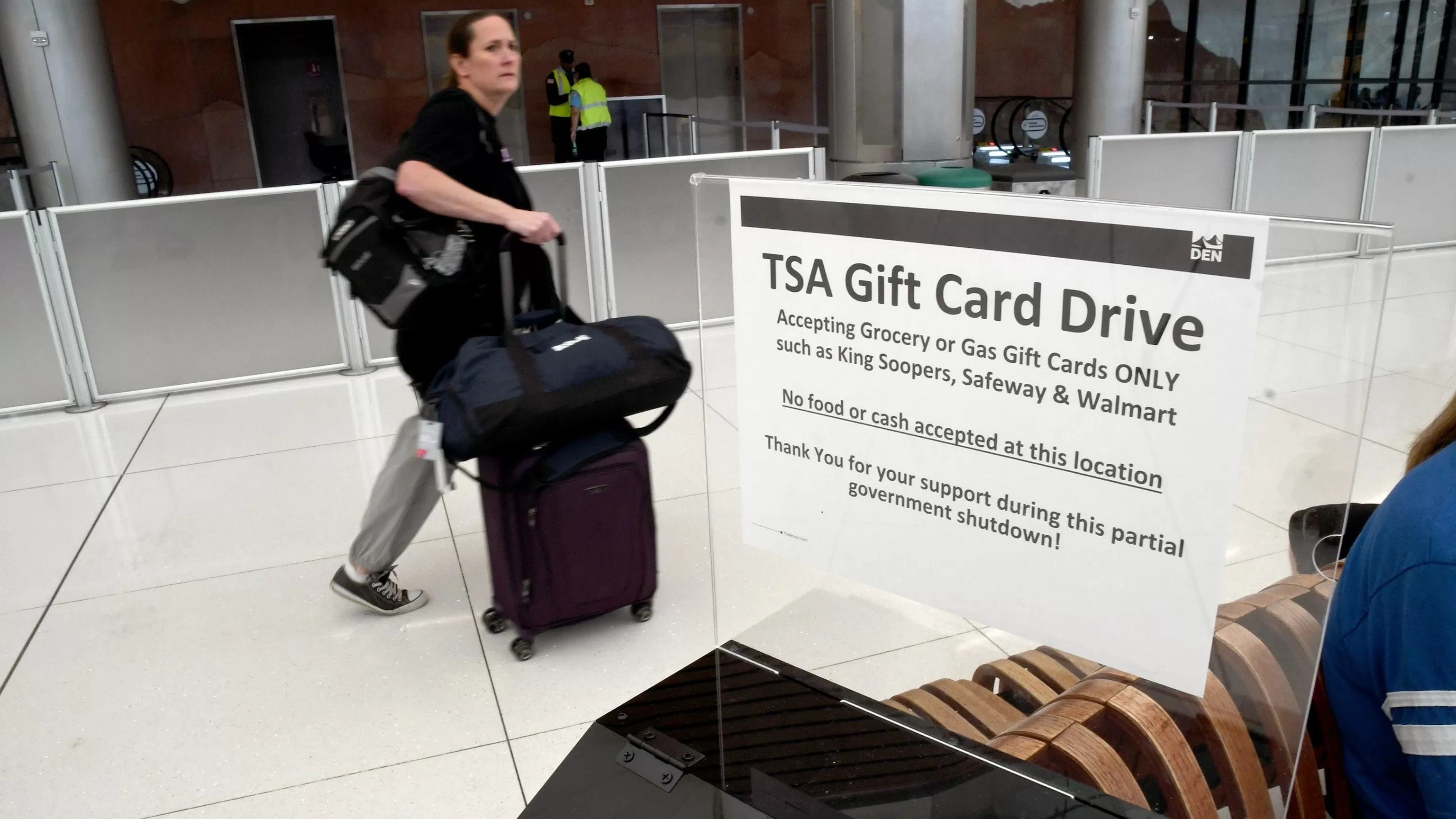 Nonprofits, unions and airports rally to feed TSA officers as shutdown drags