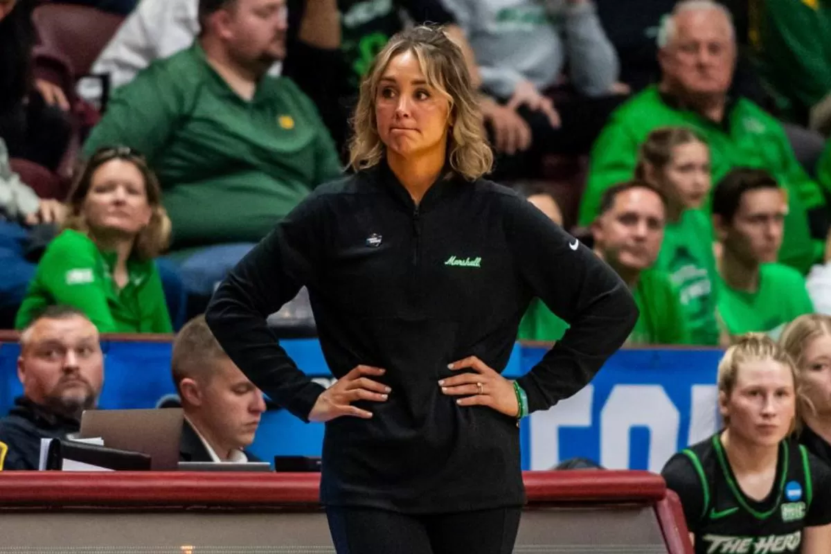 ‘Numbers Don’t Lie’: Ex-Lady Vol Guard Steps In With Strong Message on Kim Caldwell Amid Kaiya Wynn’s Exit