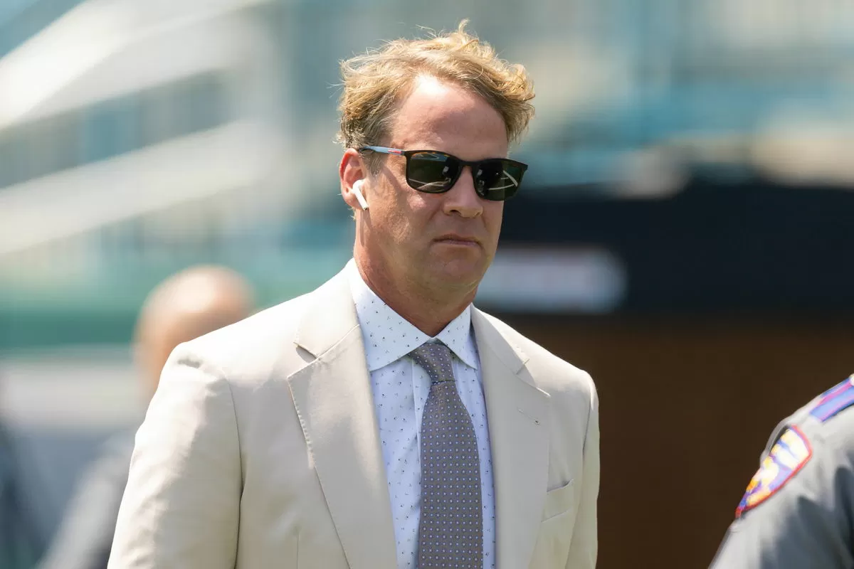 USC Hero Announces Life Changing News; Ex-Coach Lane Kiffin Reacts