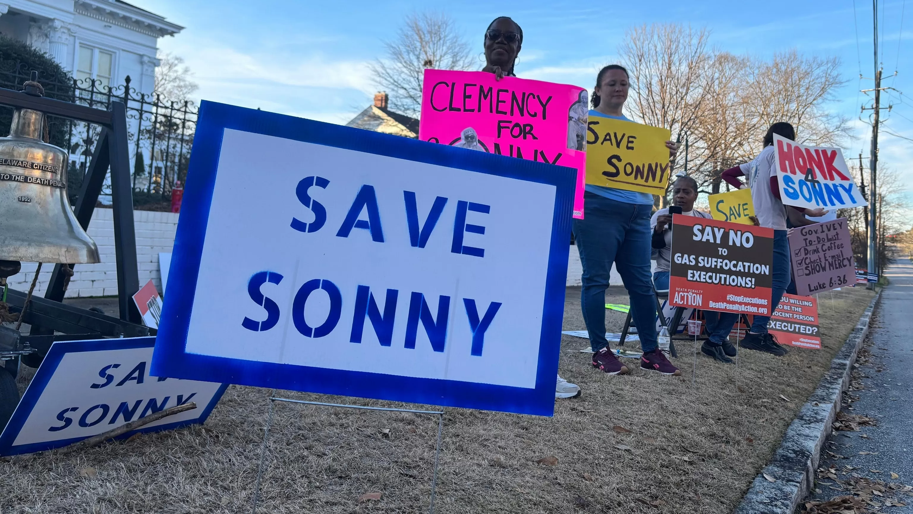 Alabama governor commutes death sentence of inmate whose accomplice fired fatal shot
