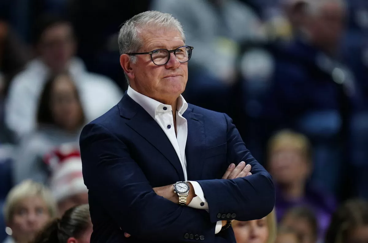 Geno Auriemma Takes Subtle Dig at SEC Coaches as Tournament Debate Heats Up