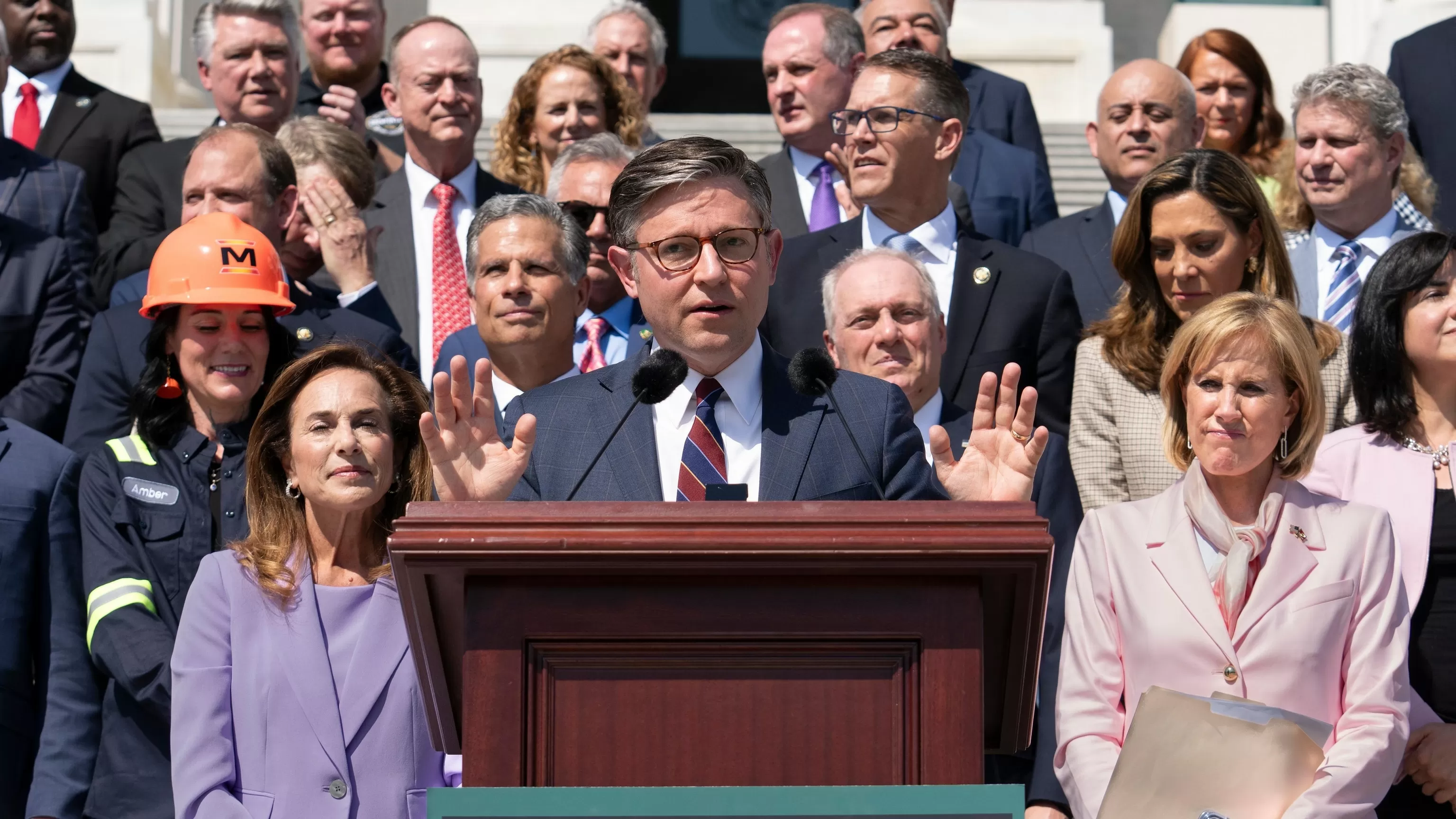 House extends surveillance powers until April 30 after late-night revolt sinks GOP plan