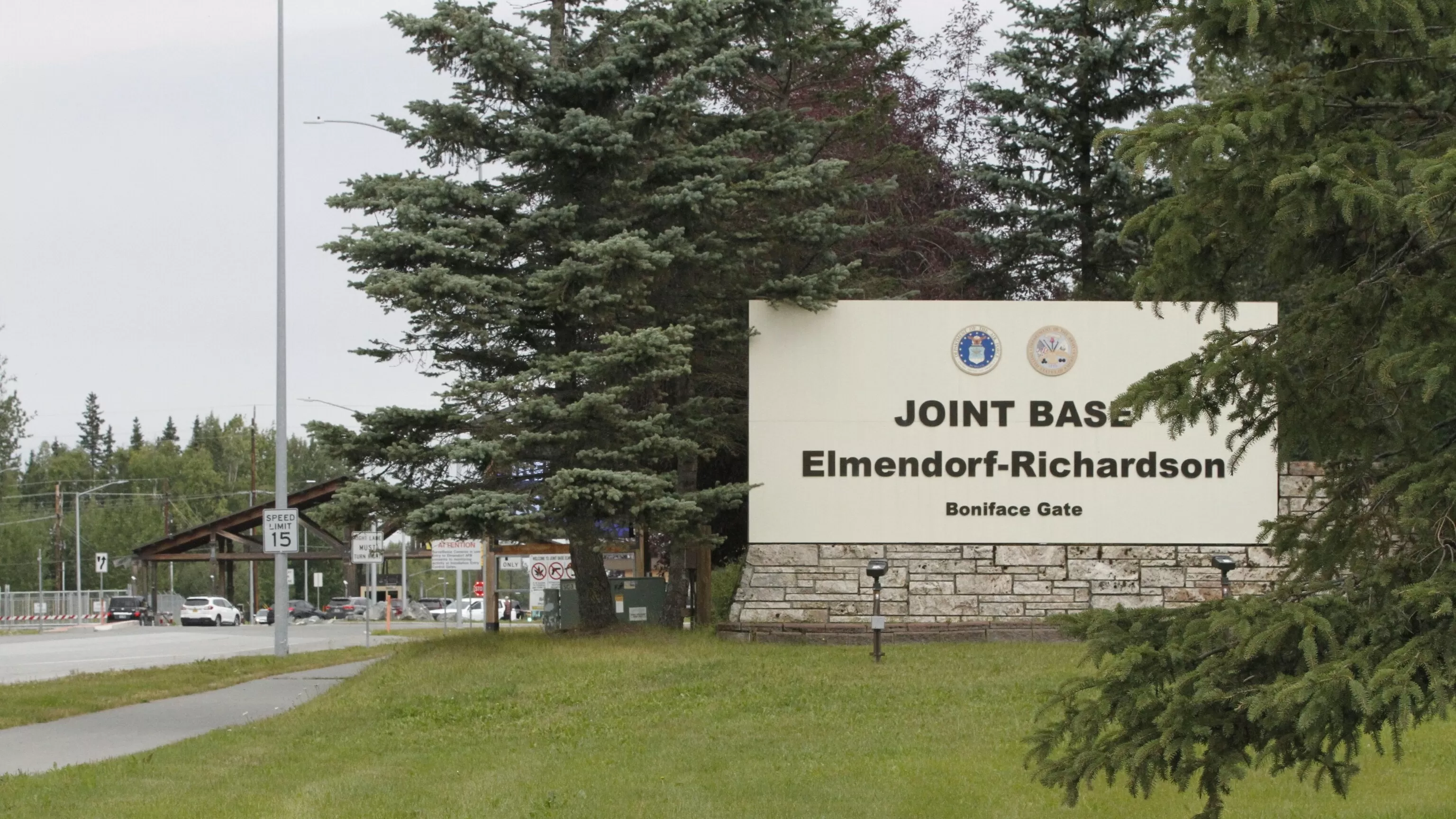 2 Alaska-based soldiers injured in encounter with brown bear during training exercise
